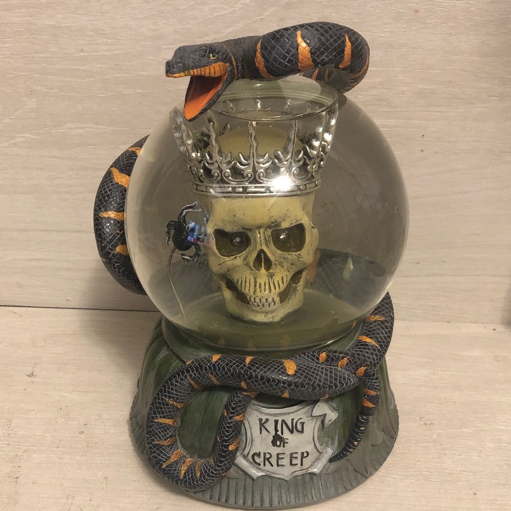 King of Creep Halloween Skull with Snake Waterglobe Department 56 Retired